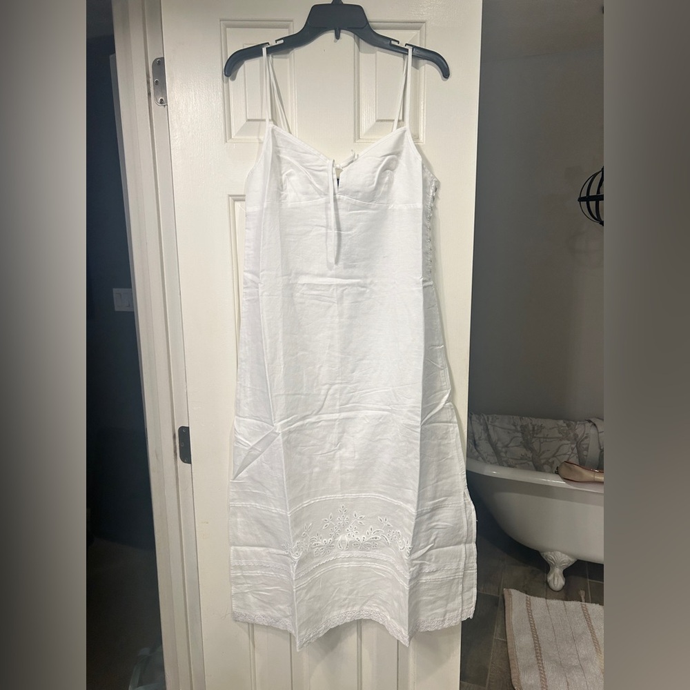 NWT Eyelet midi dress in linen-cotton blend Size Small - Picture 5 of 16